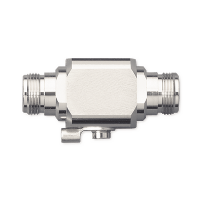 Protector contra descargas eléctricas. Cubre los rangos de frecuencia de los amplificadores de Señal Celular. 50 Ohm. Conectores N.
